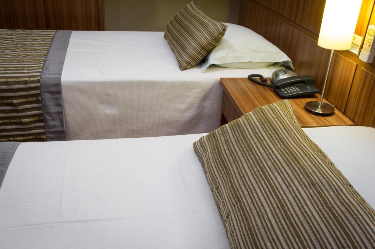 Quarto Deluxe com 2 Camas de Solteiro
